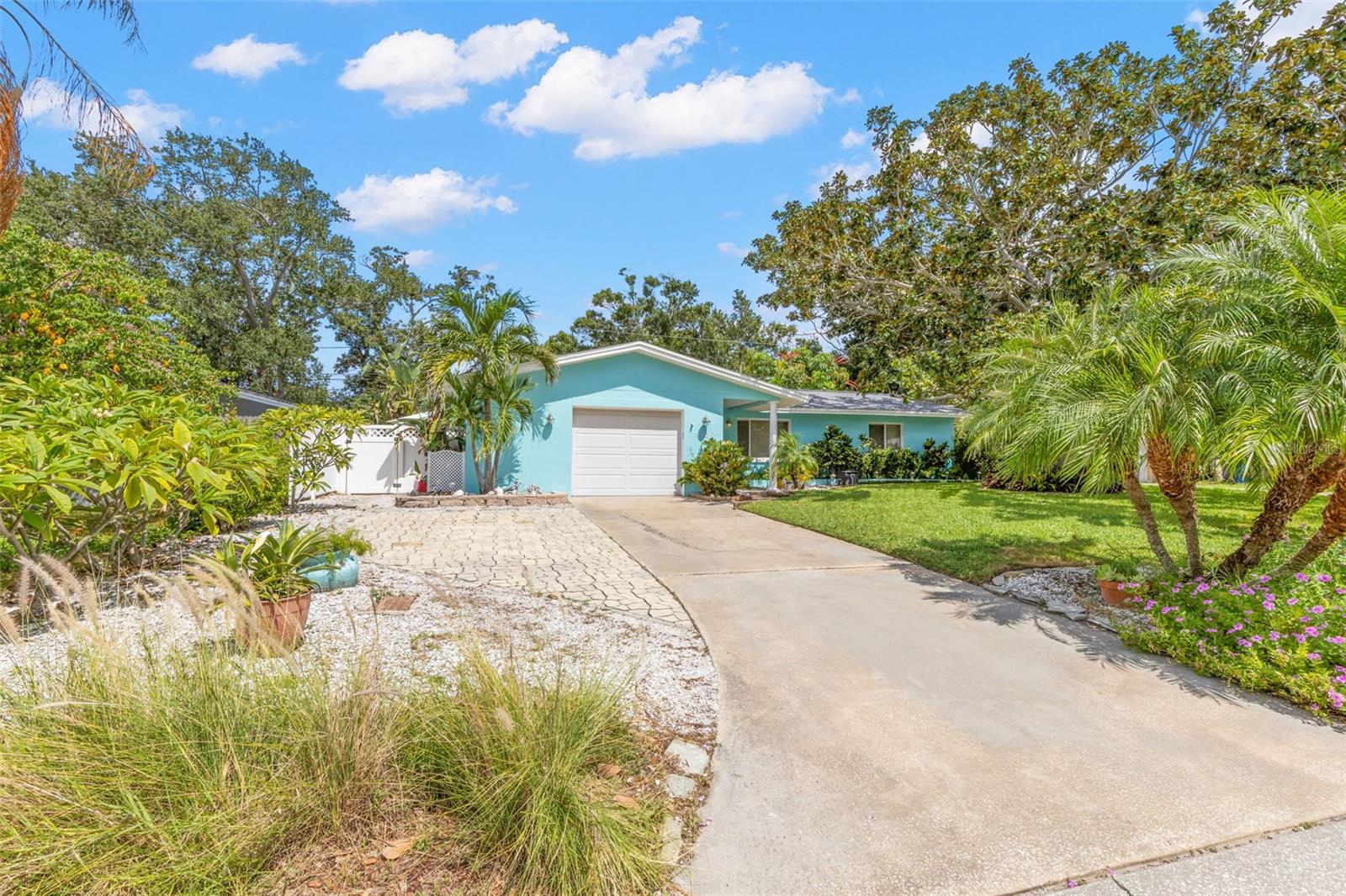 1530 SANDY LN — photo 35