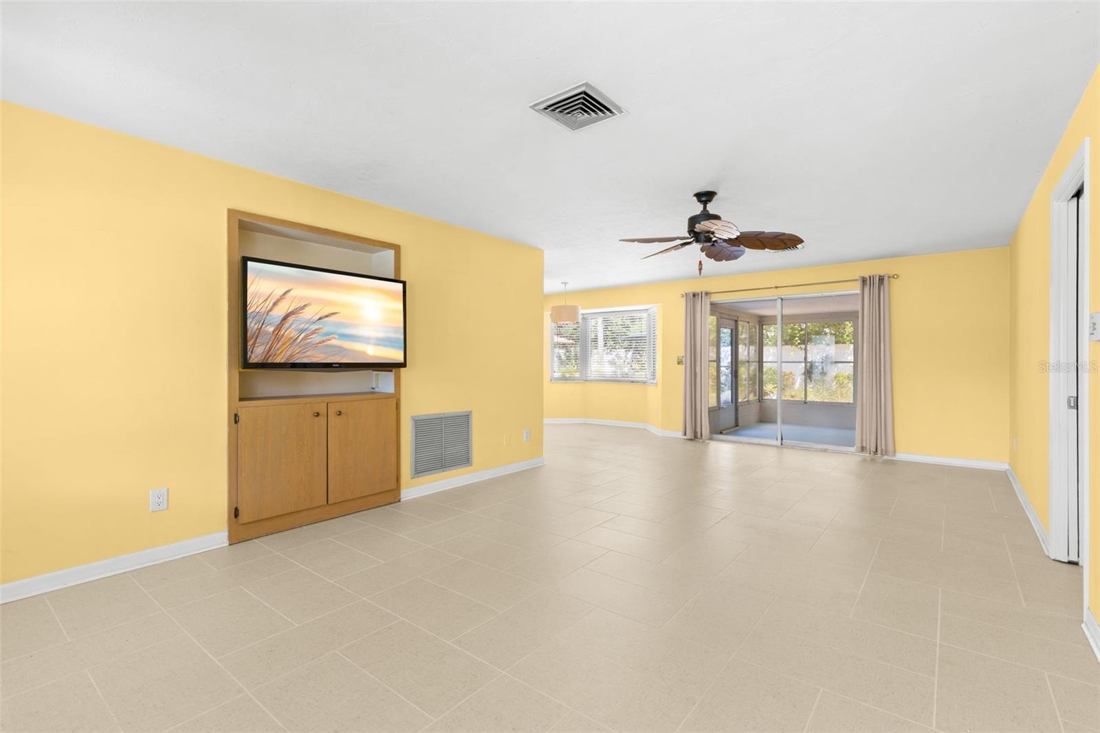 1530 SANDY LN — photo 22