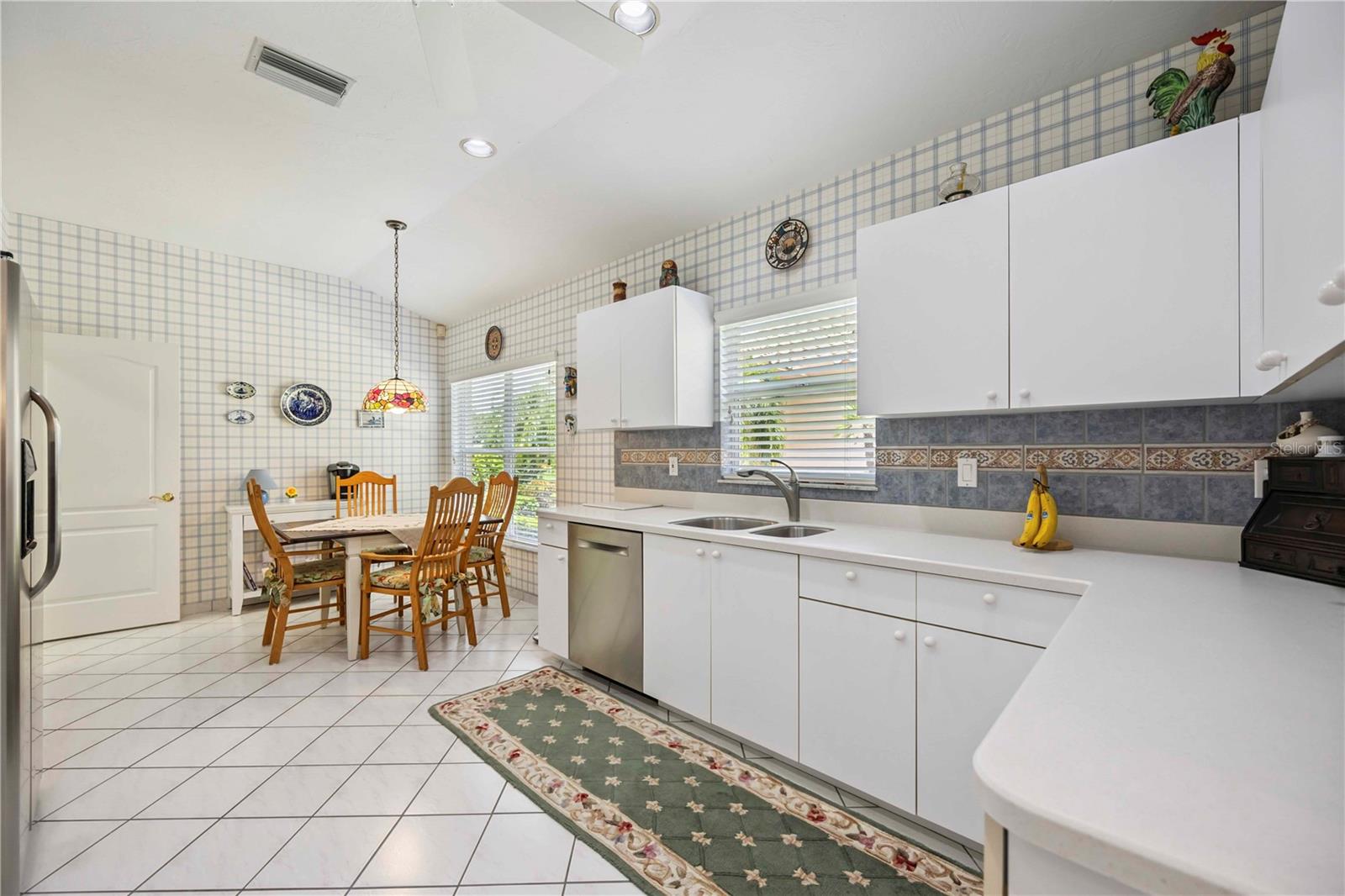 3852 AMAPOLA LN — photo 11