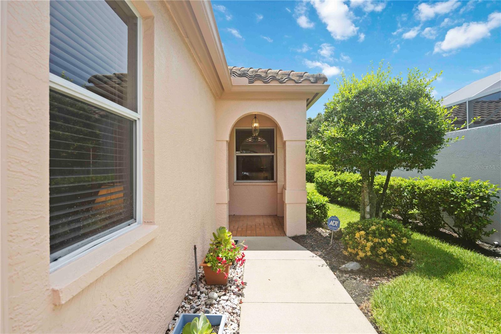 3852 AMAPOLA LN — photo 2