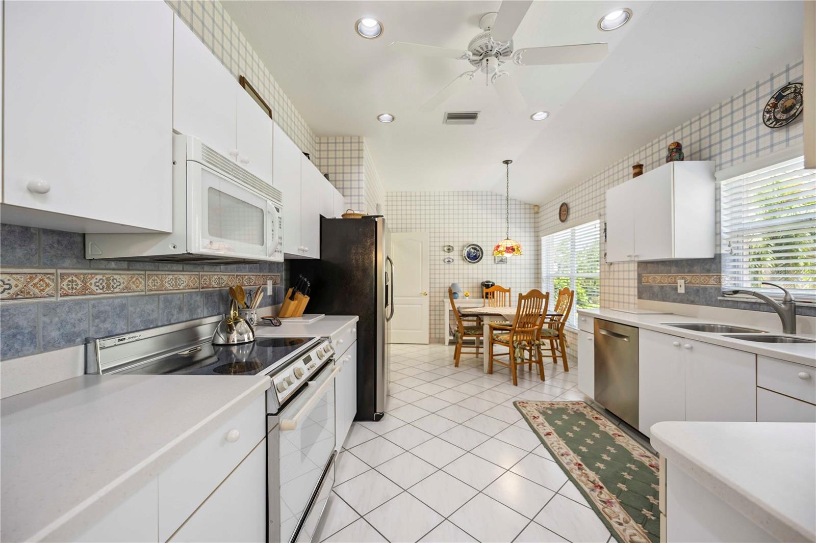 3852 AMAPOLA LN — photo 10