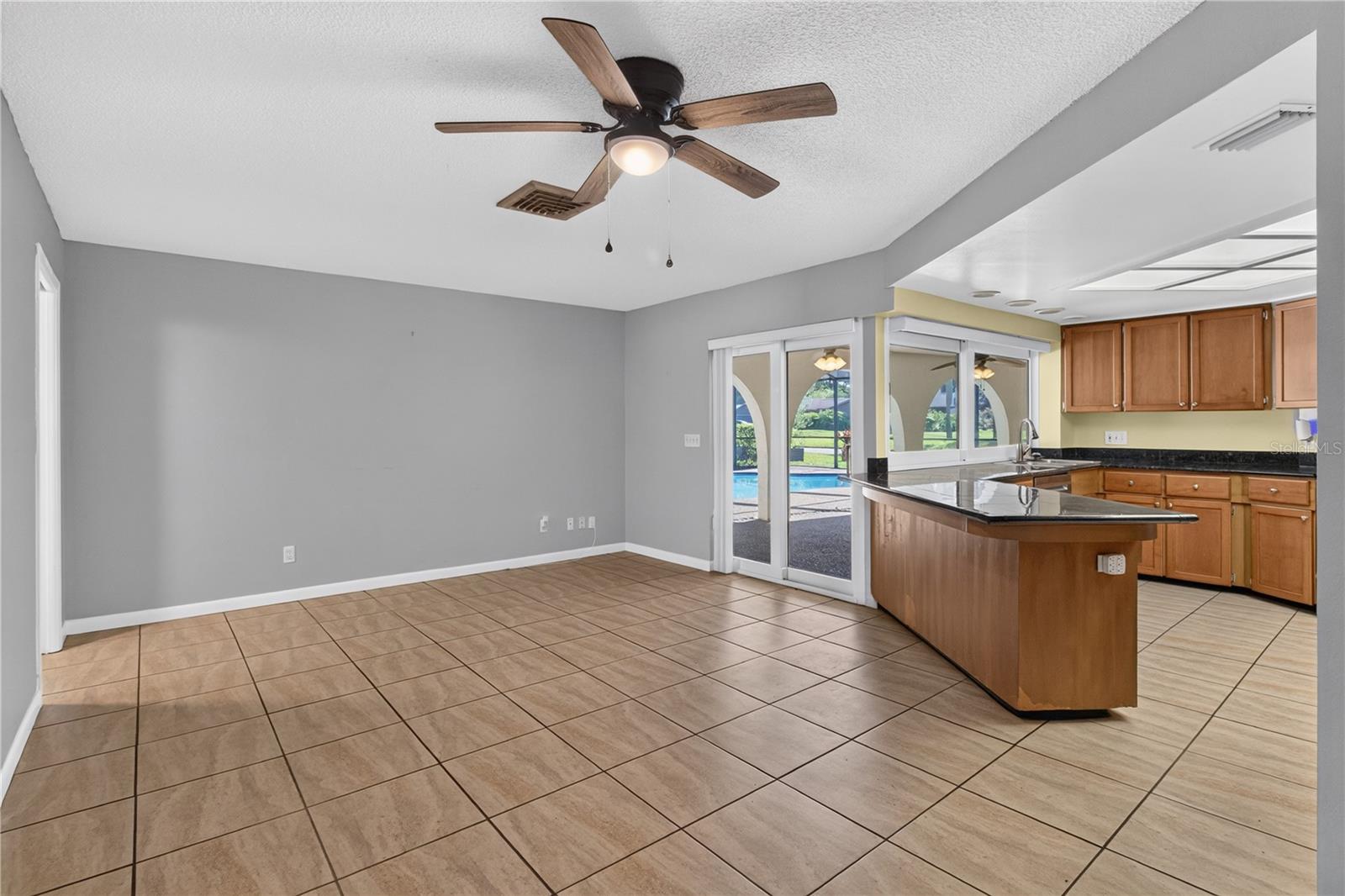 10 LINDEN LN — photo 17