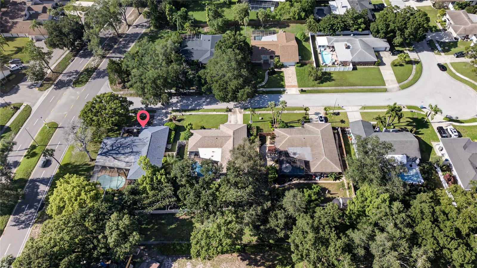 10 LINDEN LN — photo 43