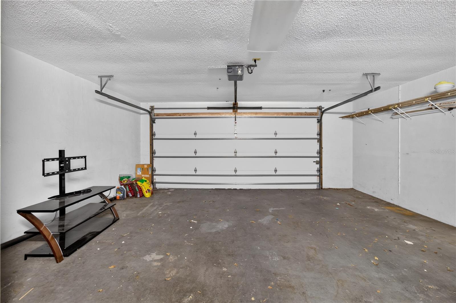 10 LINDEN LN — photo 33