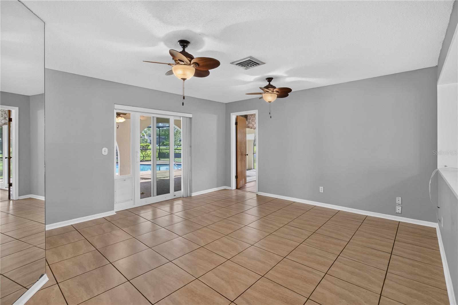 10 LINDEN LN — photo 8