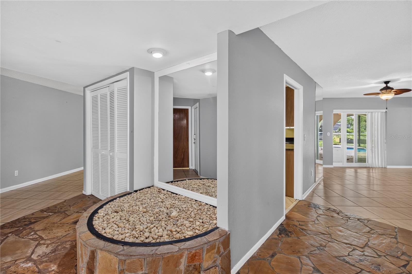 10 LINDEN LN — photo 6