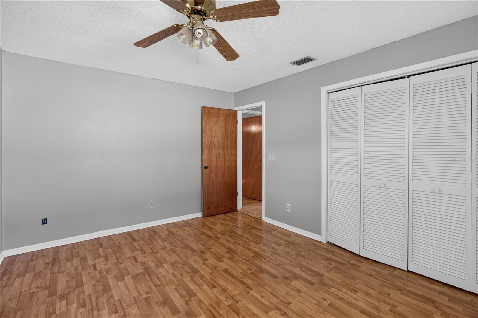 10 LINDEN LN — photo 29