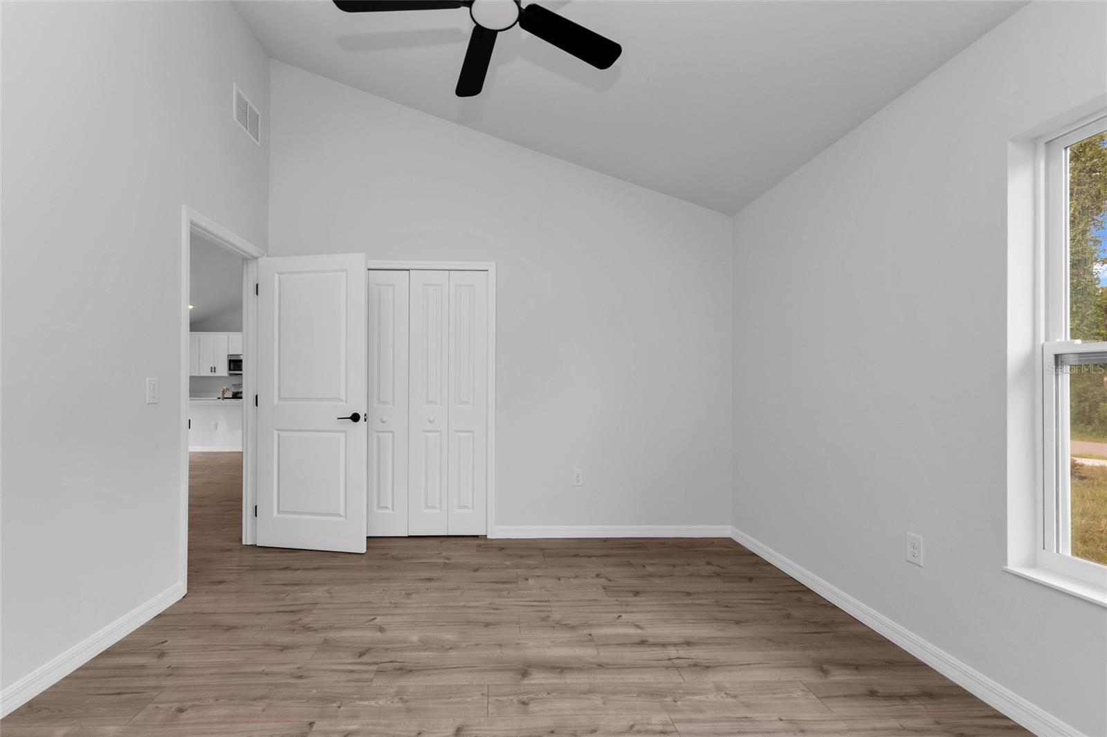 3610 LAREDO AVE — photo 14