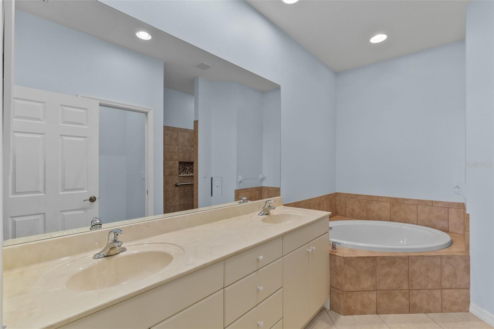 9486 HAWK NEST LN — photo 23