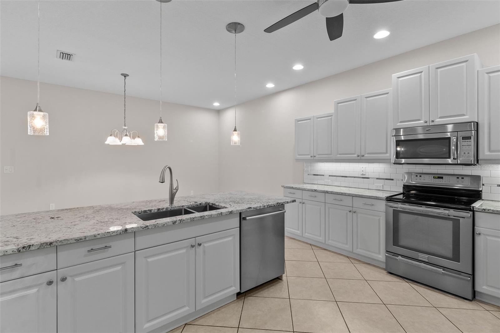 9486 HAWK NEST LN — photo 16