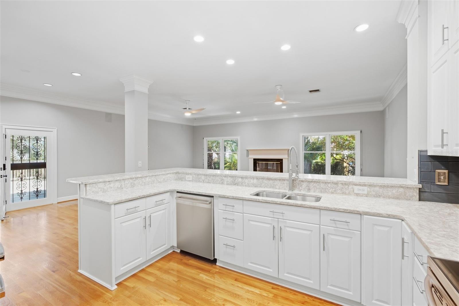 5812 BAYSHORE BLVD — photo 14