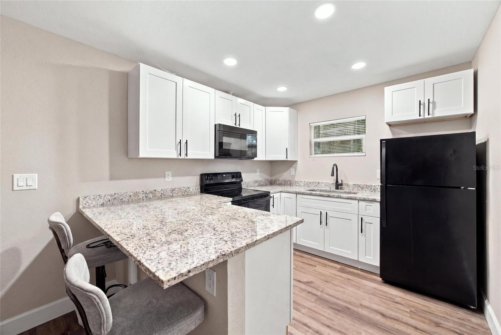 5106 THONOTOSASSA RD — photo 41