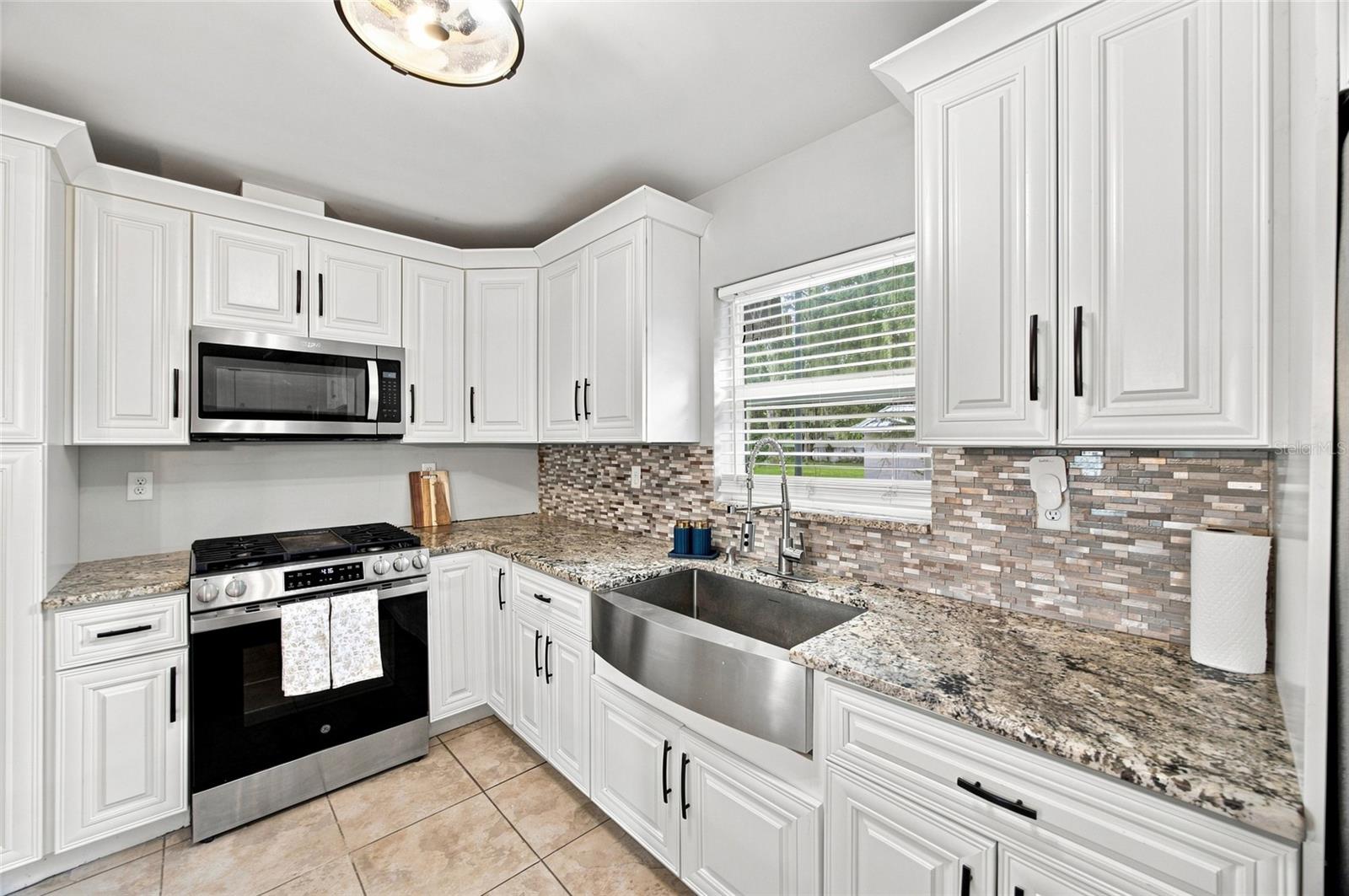 5106 THONOTOSASSA RD — photo 4