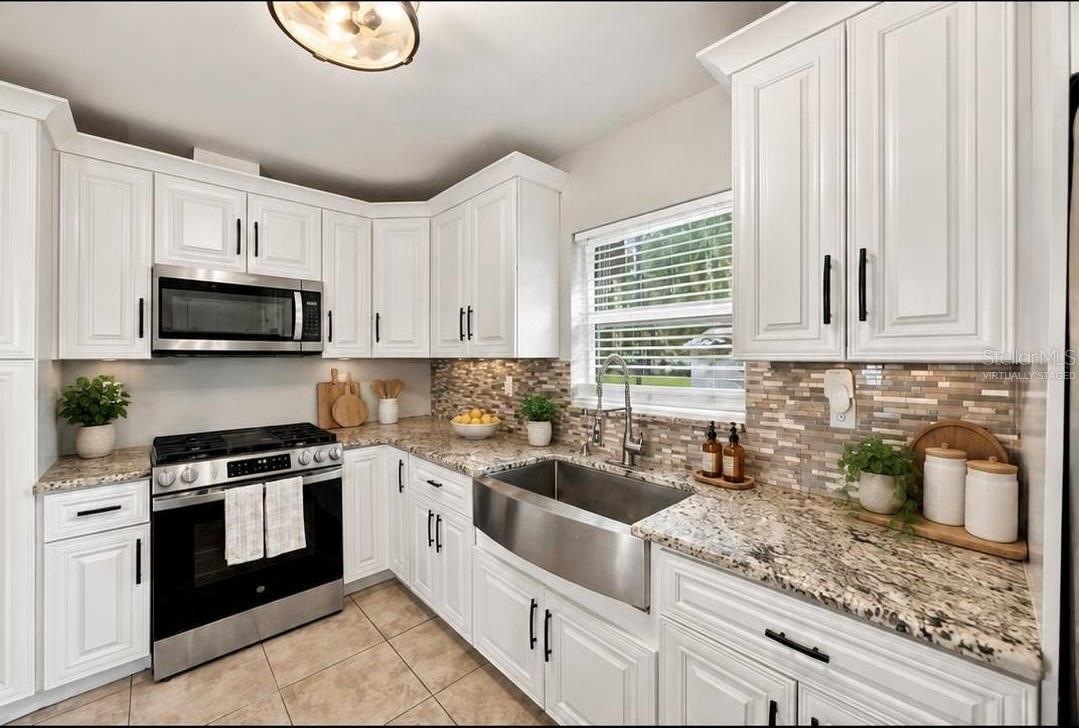 5106 THONOTOSASSA RD — photo 3