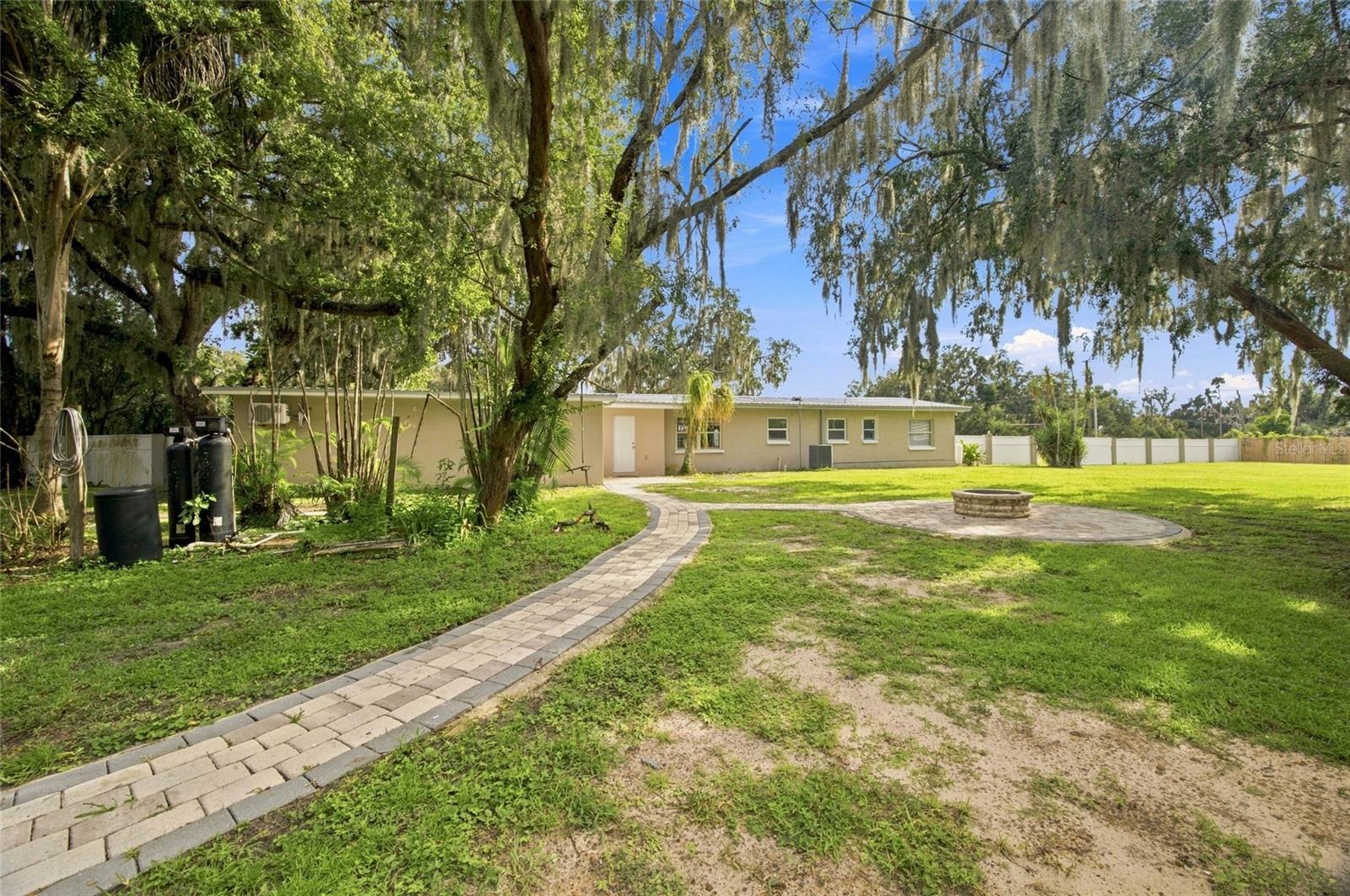 5106 THONOTOSASSA RD — photo 63