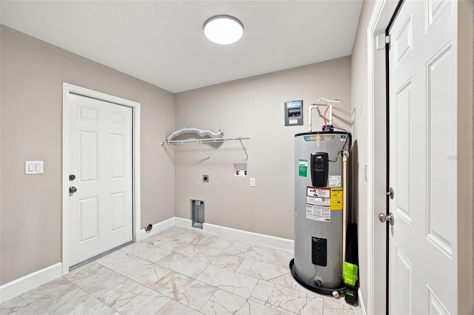 5106 THONOTOSASSA RD — photo 39