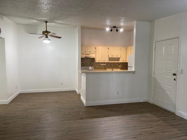 3223 FOX CHASE CIR N #203 — photo 2