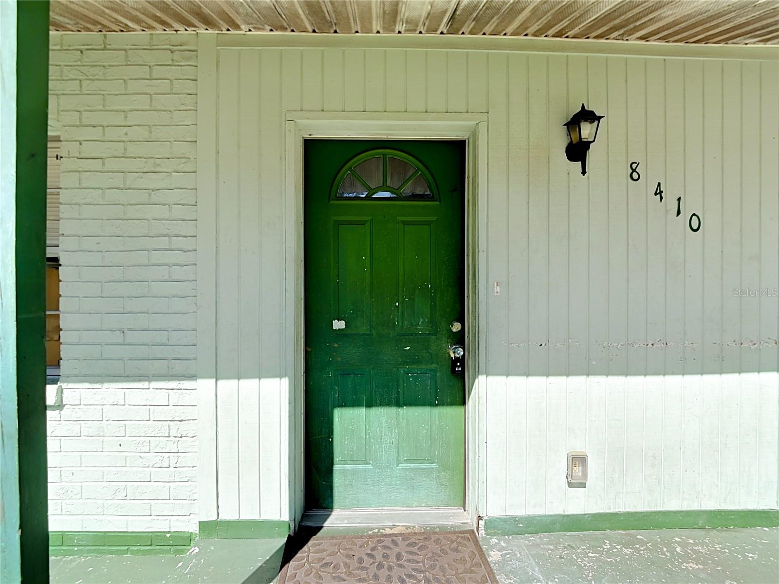8410 N SEMMES ST — photo 2