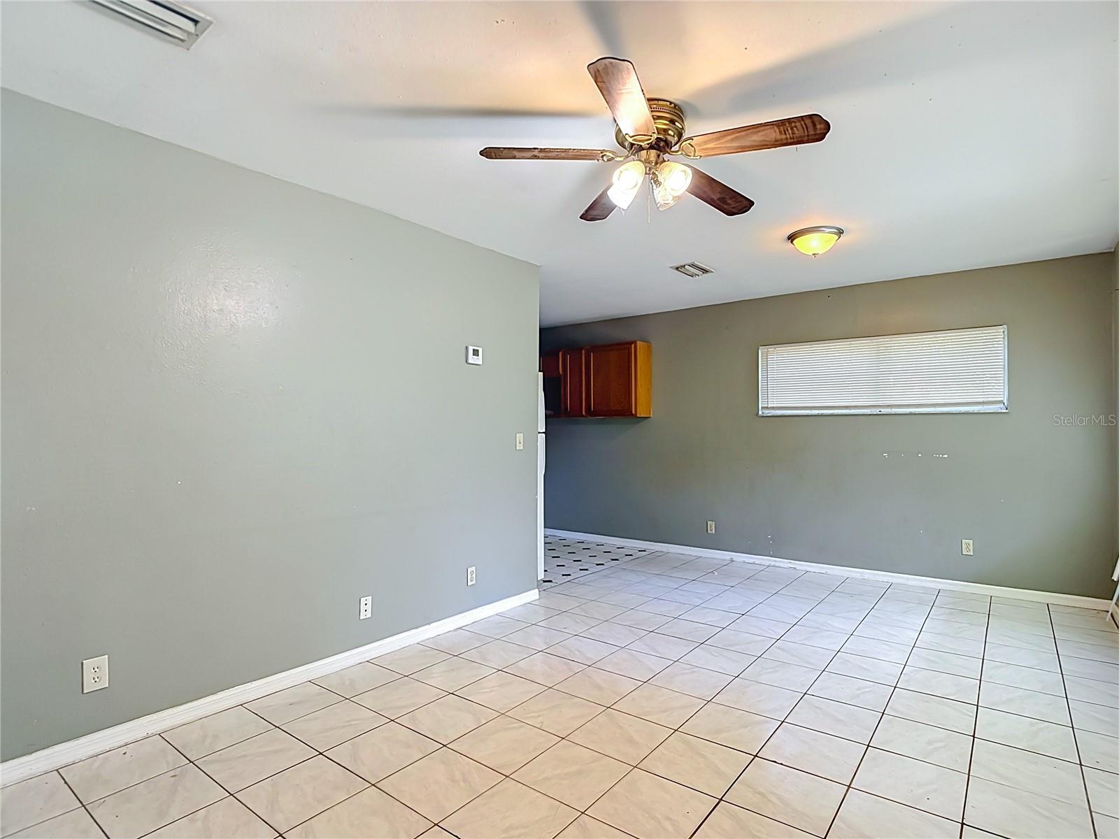 8410 N SEMMES ST — photo 3