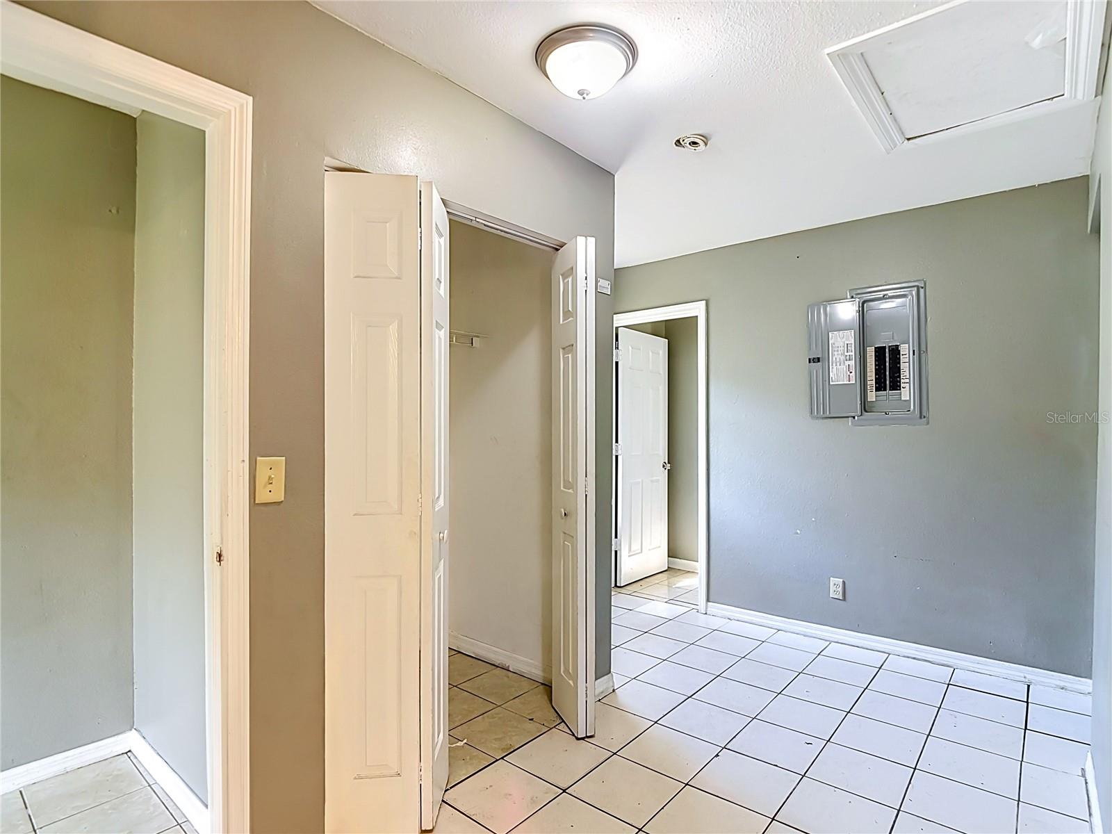 8410 N SEMMES ST — photo 10