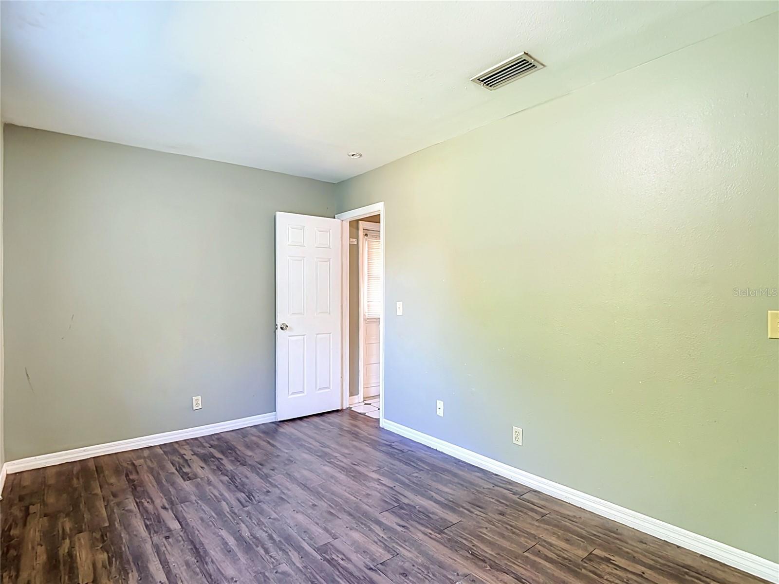 8410 N SEMMES ST — photo 16