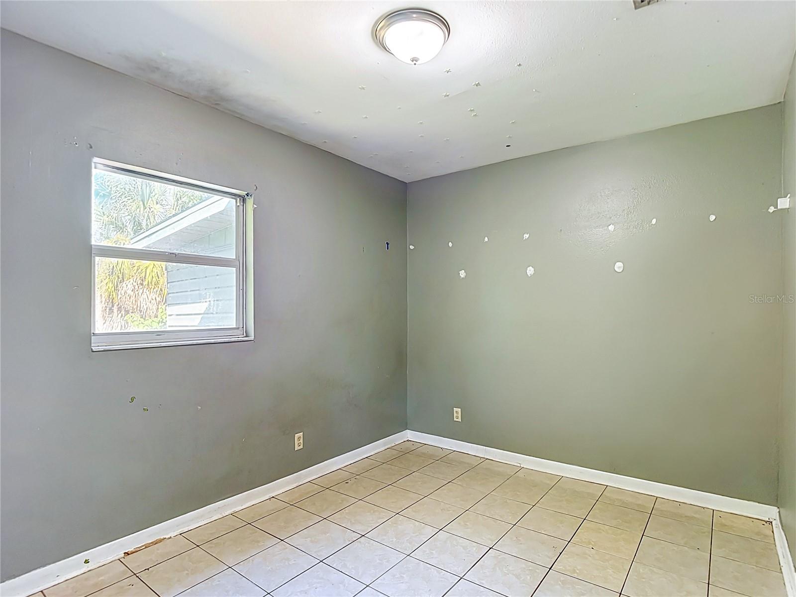 8410 N SEMMES ST — photo 8