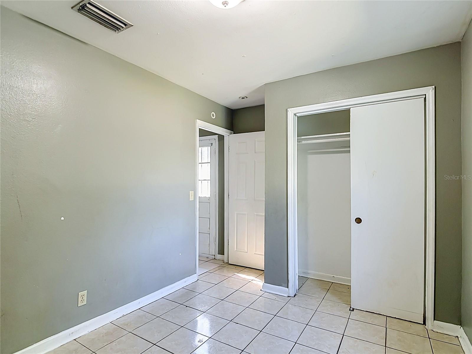 8410 N SEMMES ST — photo 12