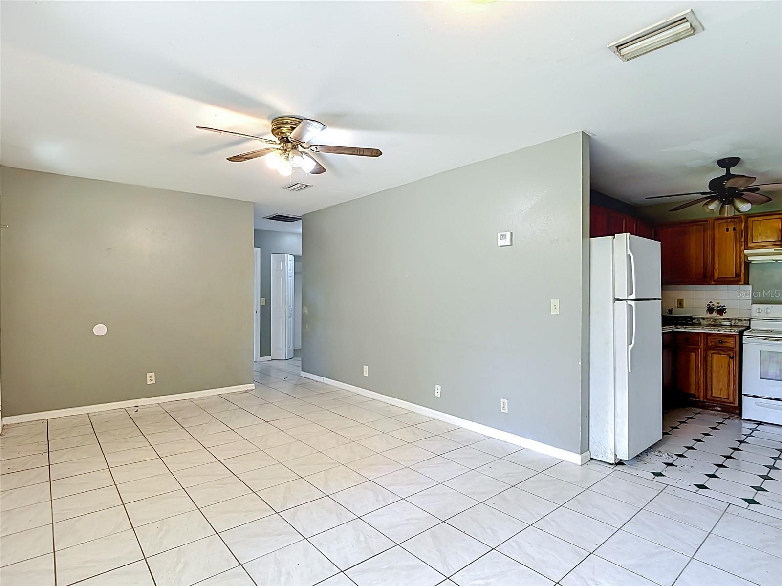 8410 N SEMMES ST — photo 4