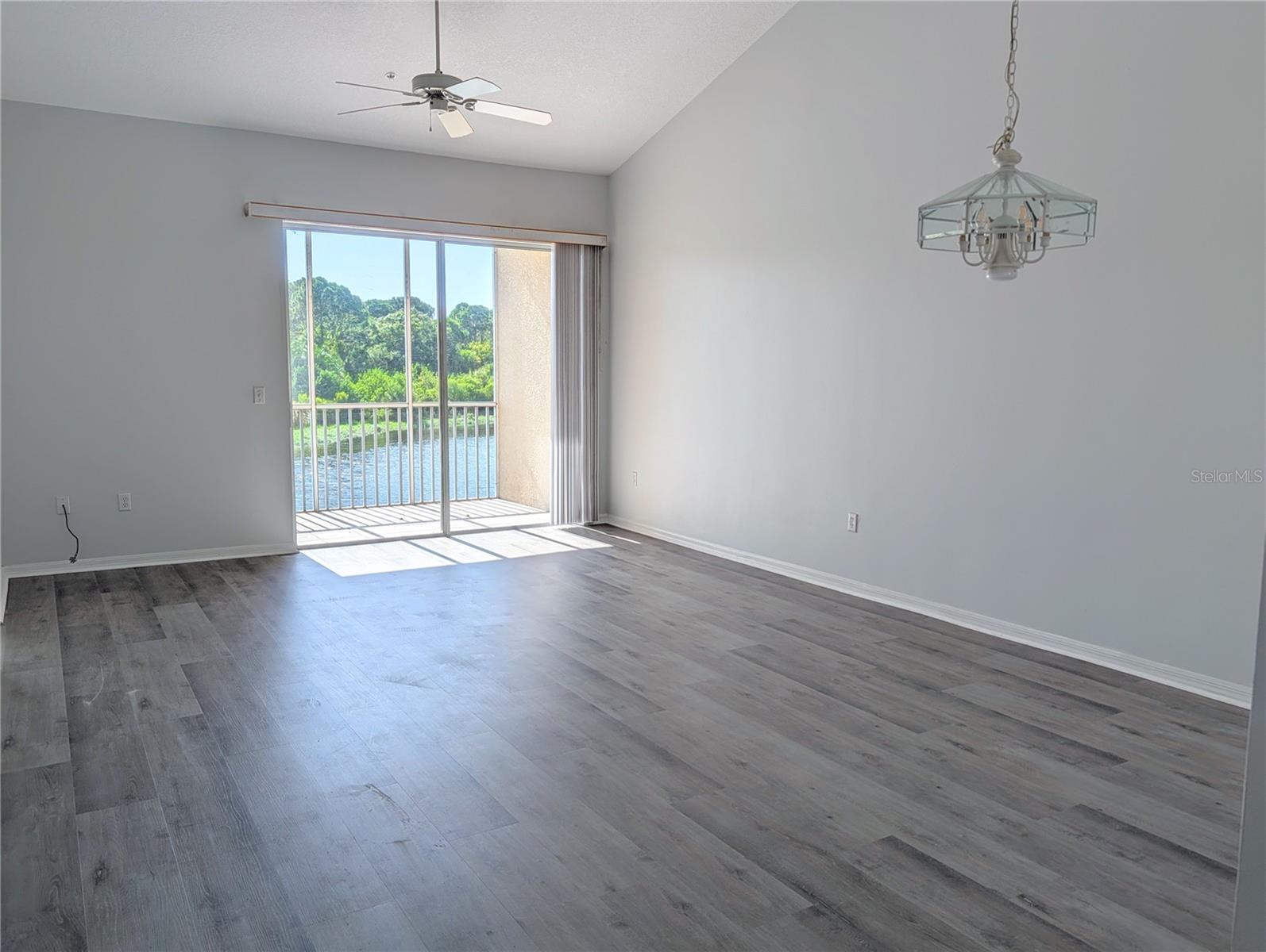 8390 WINGATE DR #525 — photo 2