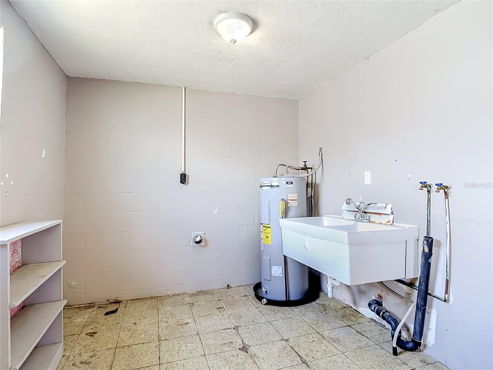 10328 LOQUAT DR — photo 39
