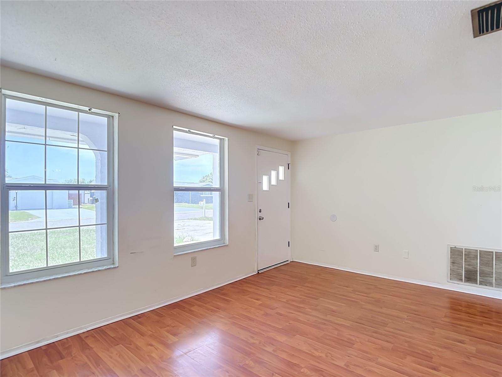 10328 LOQUAT DR — photo 5