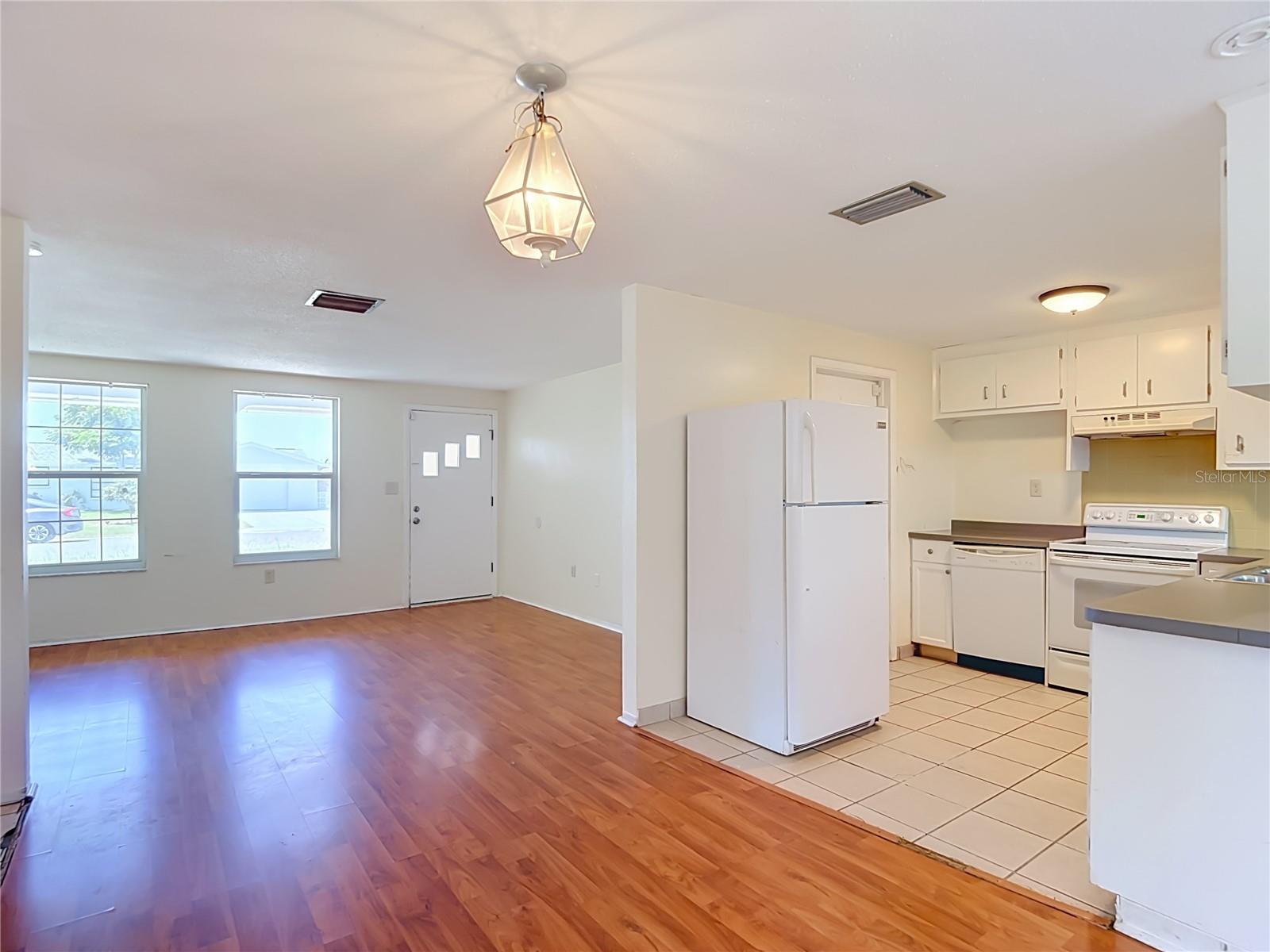 10328 LOQUAT DR — photo 15