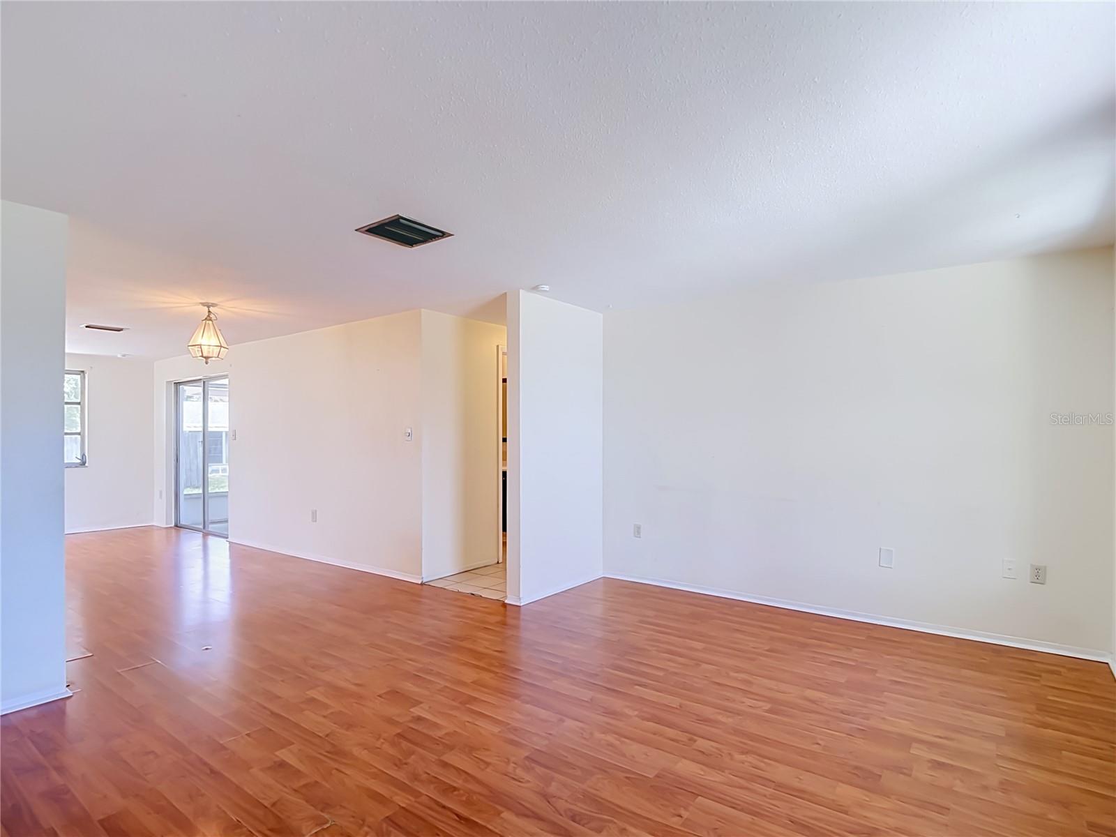 10328 LOQUAT DR — photo 3