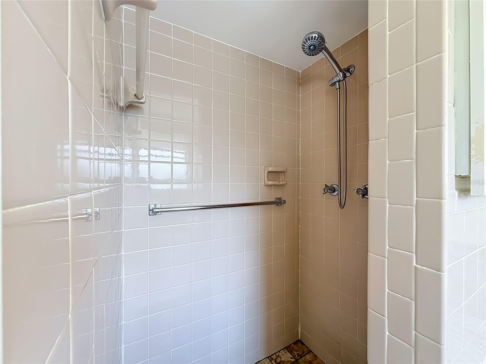 10328 LOQUAT DR — photo 35