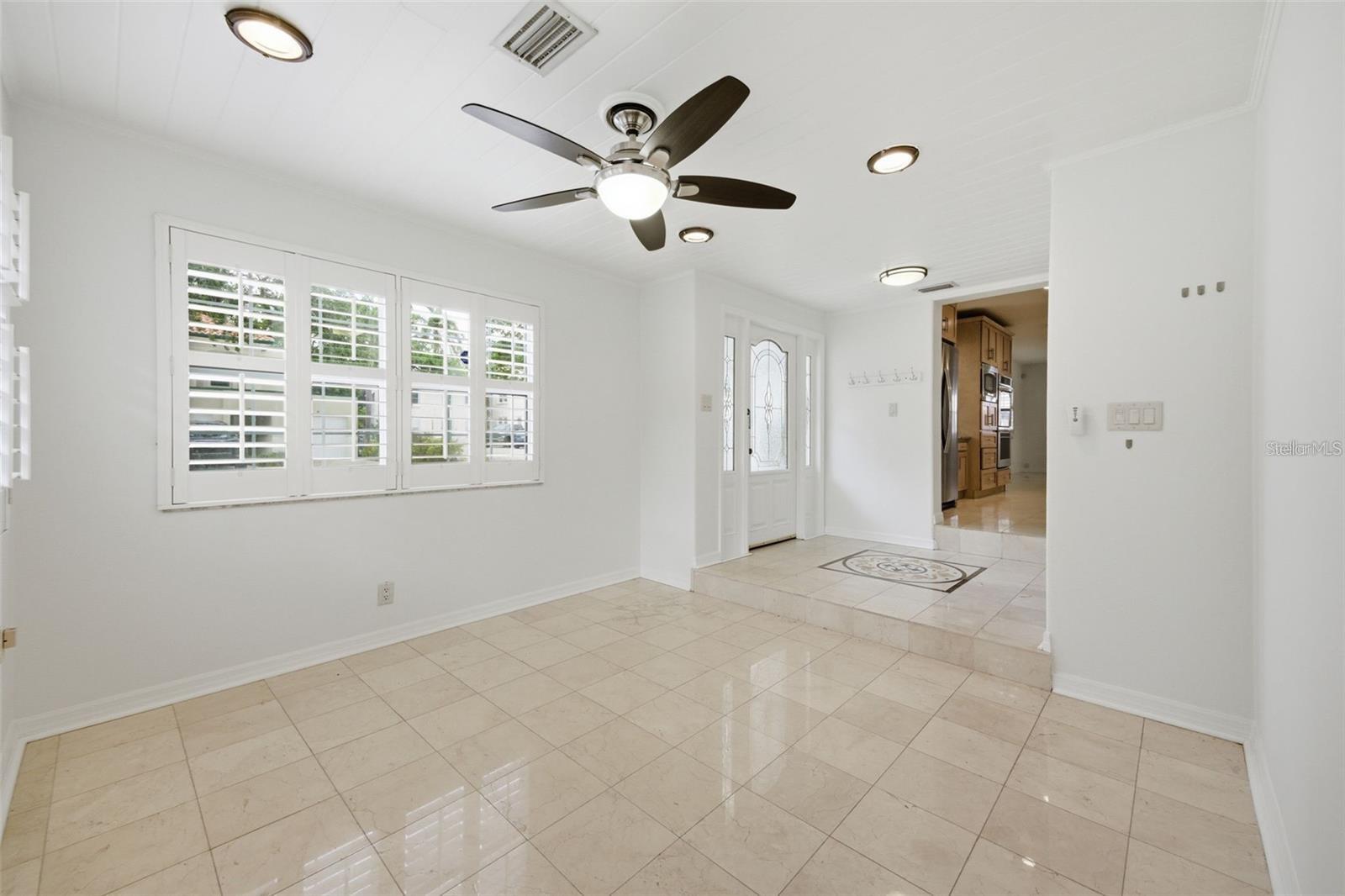 2512 W KANSAS AVE — photo 2