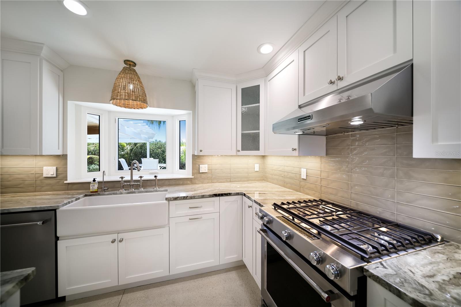 6561 BAYOU HAMMOCK RD — photo 14