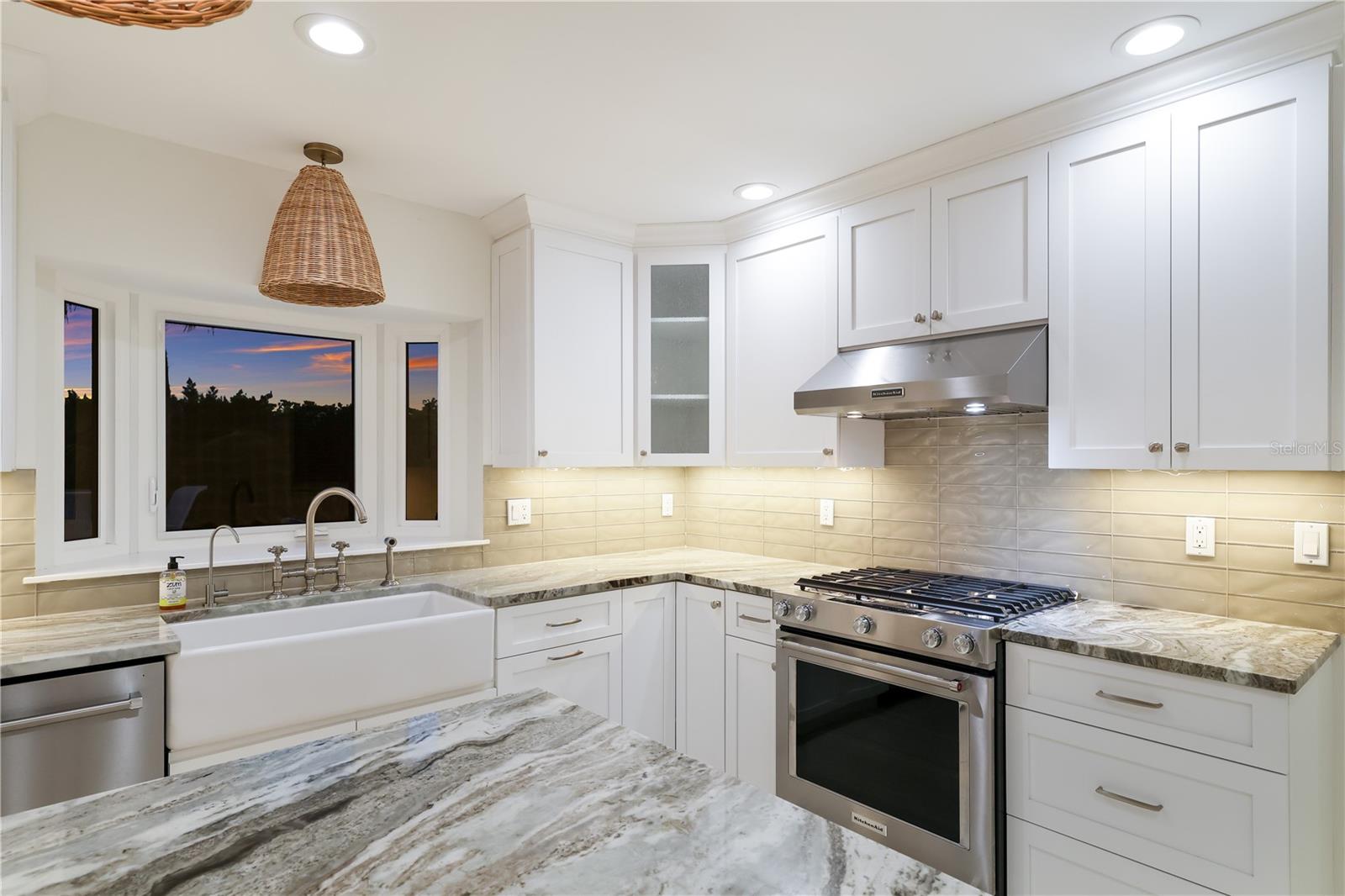 6561 BAYOU HAMMOCK RD — photo 13