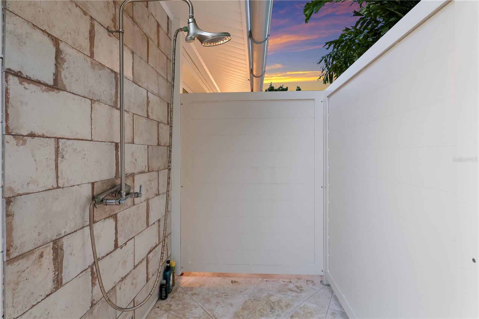 6561 BAYOU HAMMOCK RD — photo 33