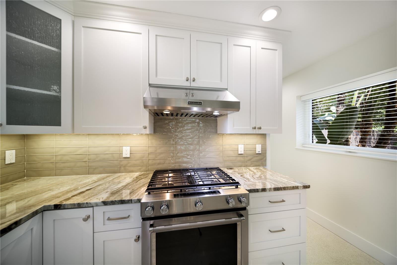 6561 BAYOU HAMMOCK RD — photo 17