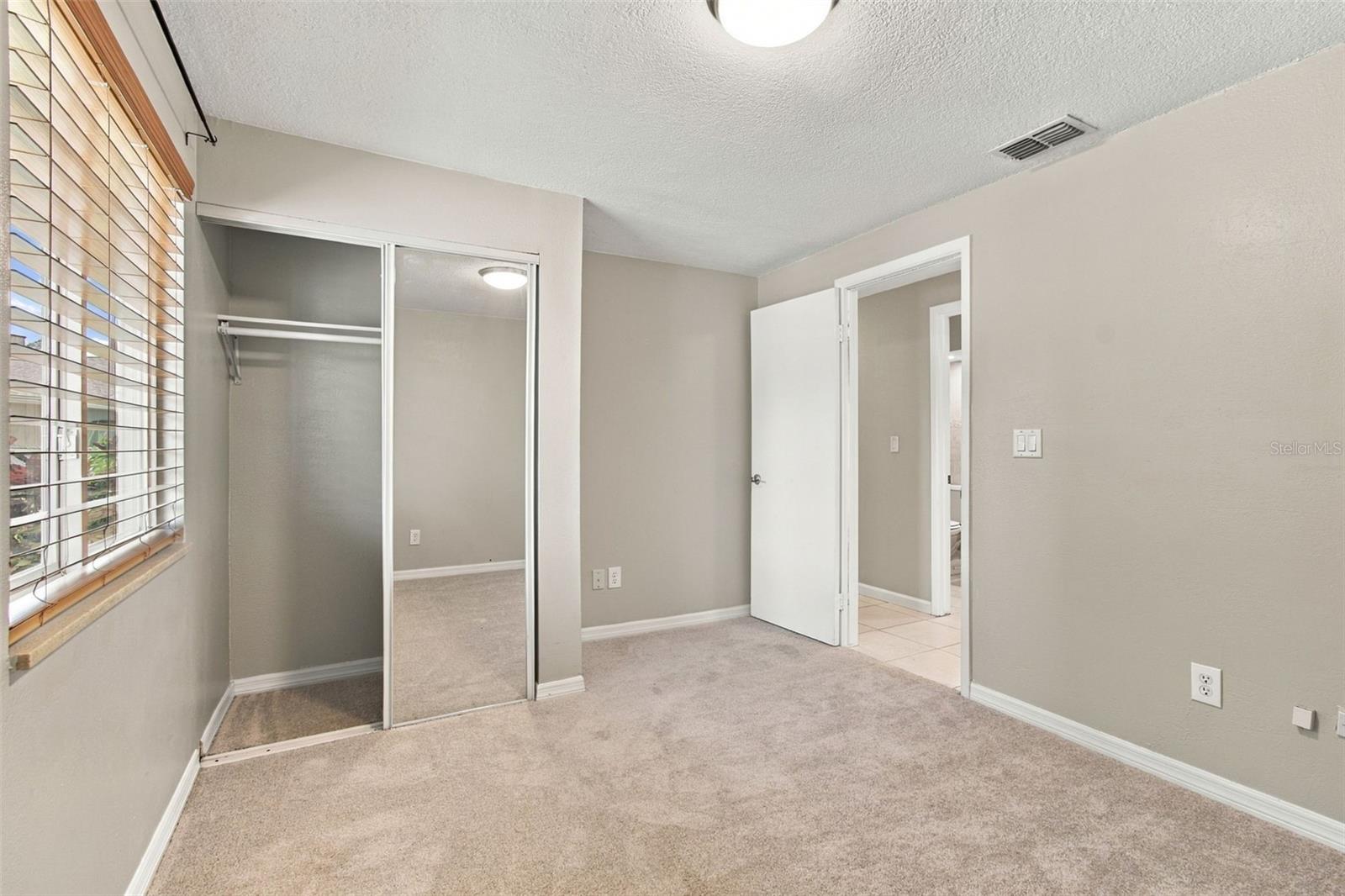 373 FOXCROFT DR E — photo 25