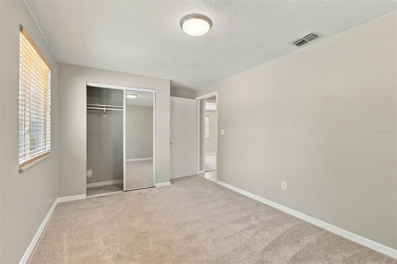 373 FOXCROFT DR E — photo 28