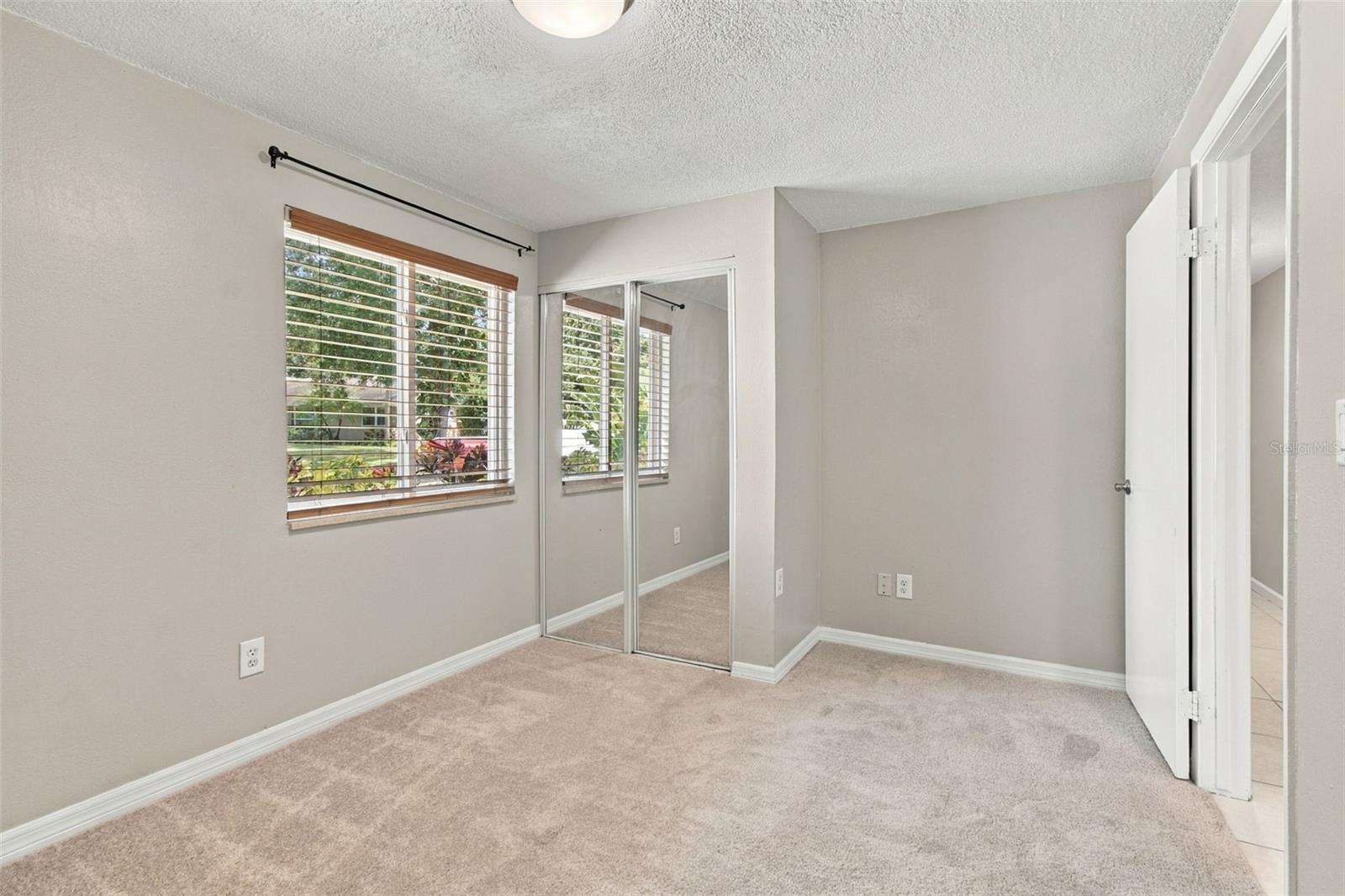 373 FOXCROFT DR E — photo 24
