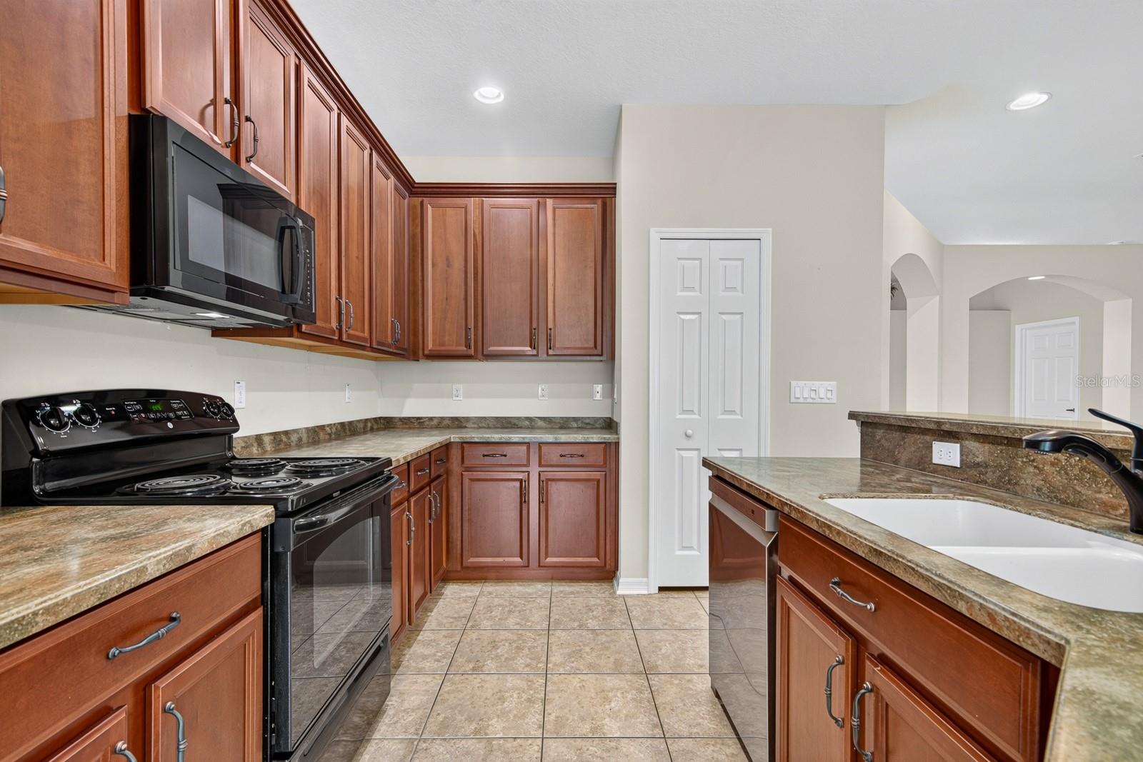 11231 BELLE HAVEN DR — photo 33