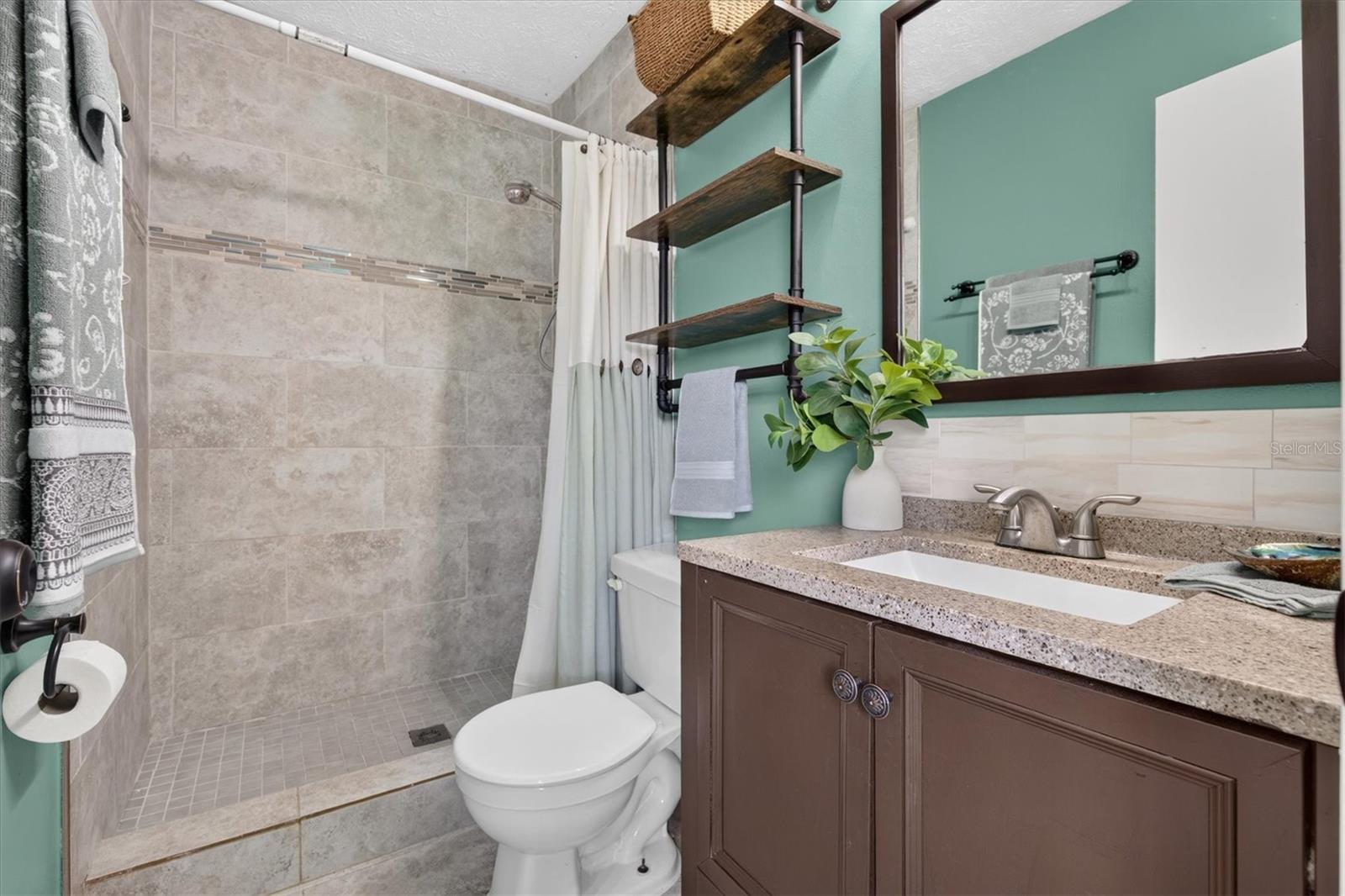 508 COCOPLUM DR — photo 28