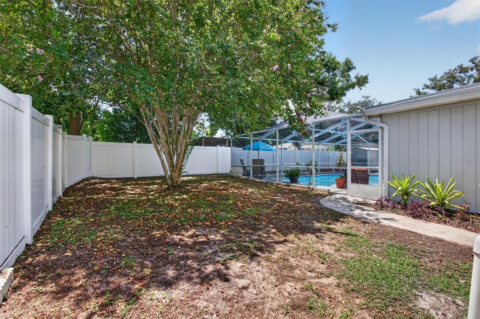 508 COCOPLUM DR — photo 41