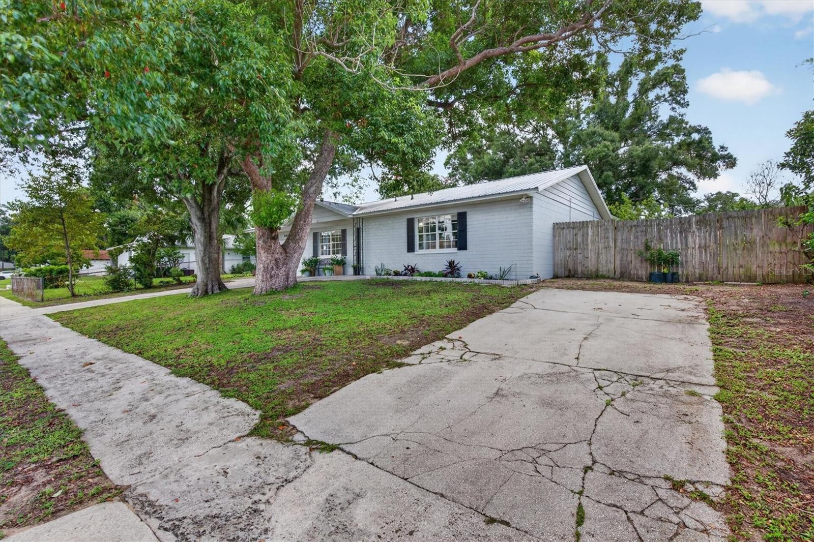 508 COCOPLUM DR — photo 7
