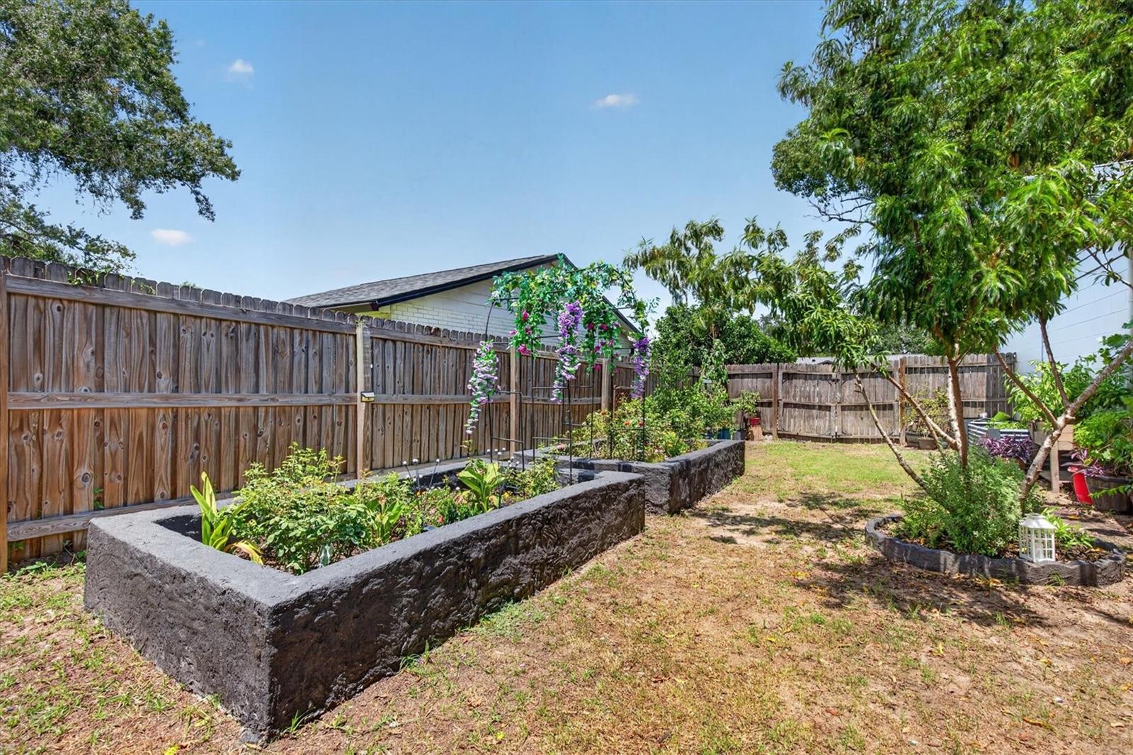 508 COCOPLUM DR — photo 45