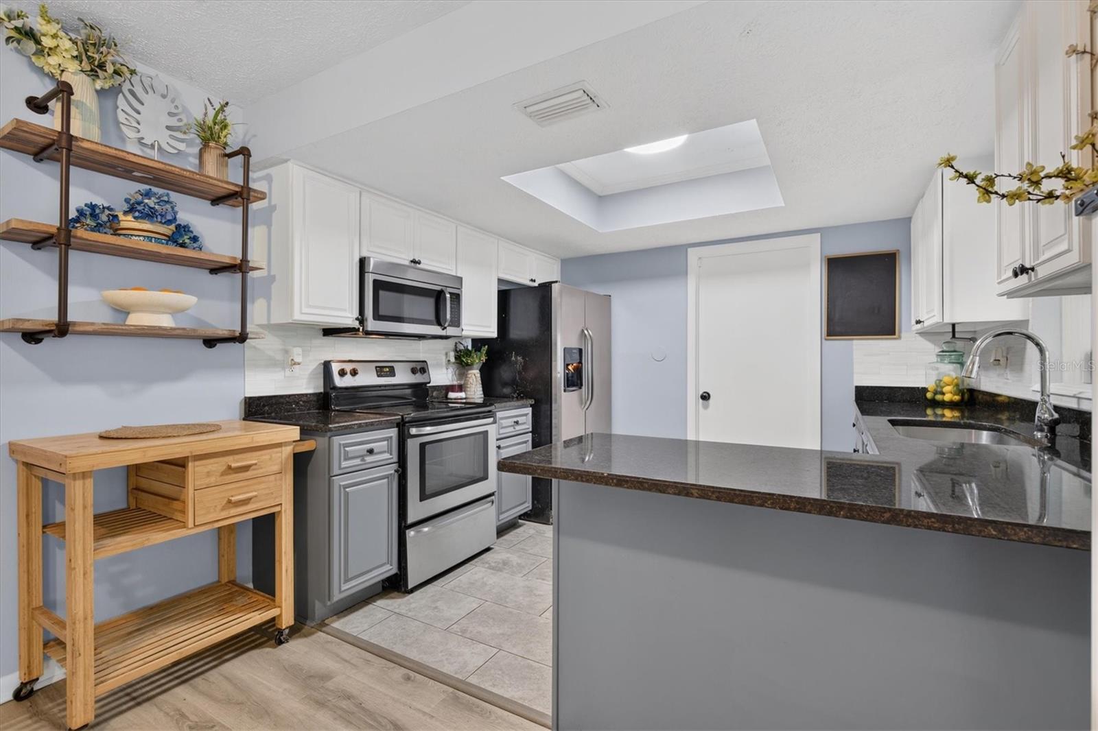 508 COCOPLUM DR — photo 22