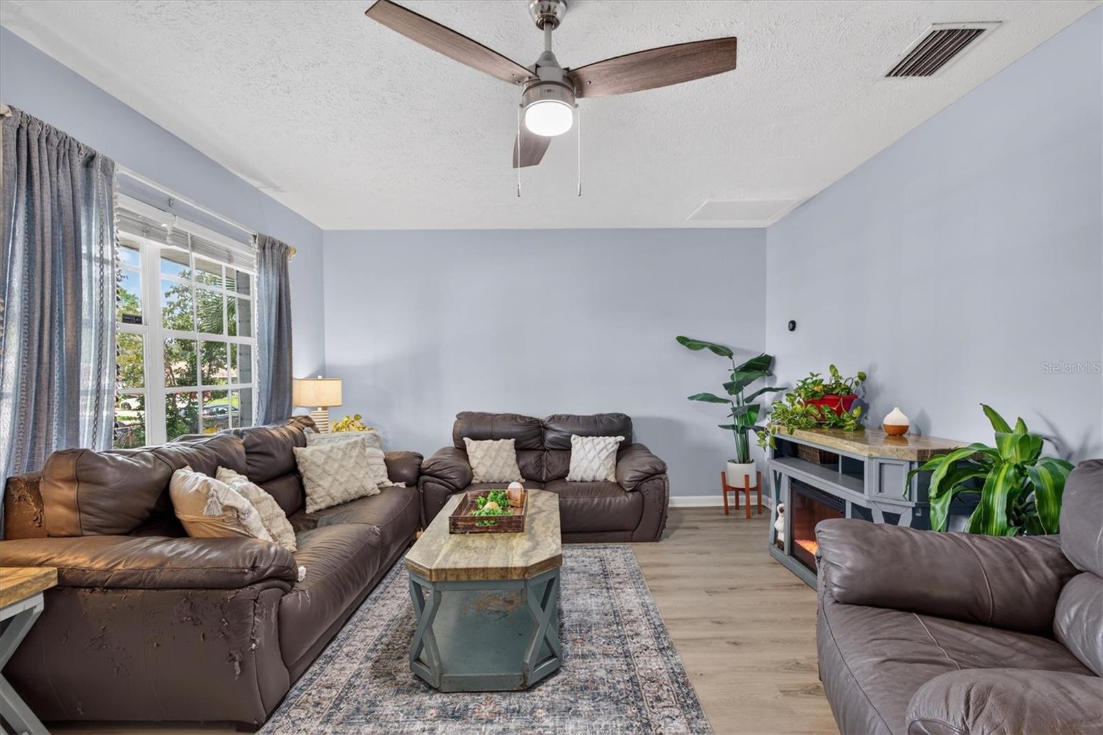 508 COCOPLUM DR — photo 15