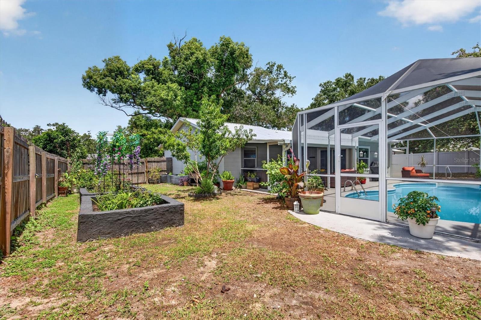 508 COCOPLUM DR — photo 44